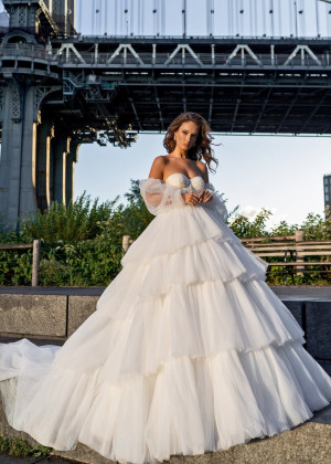 Sweetheart Ivory Dramatic Layered Wedding Dress Ball Gown